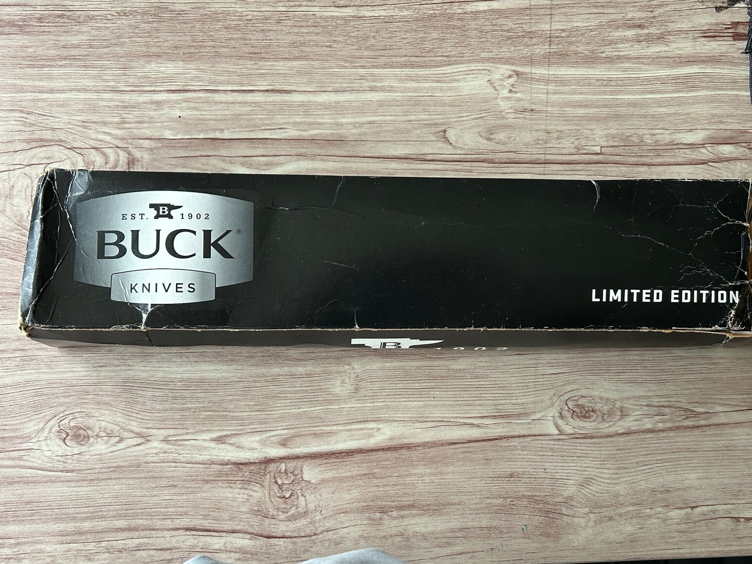  Buck Heritage Collection Limited Edition Hoodlum w/ Mahogany Stand /500 Hunting Knive