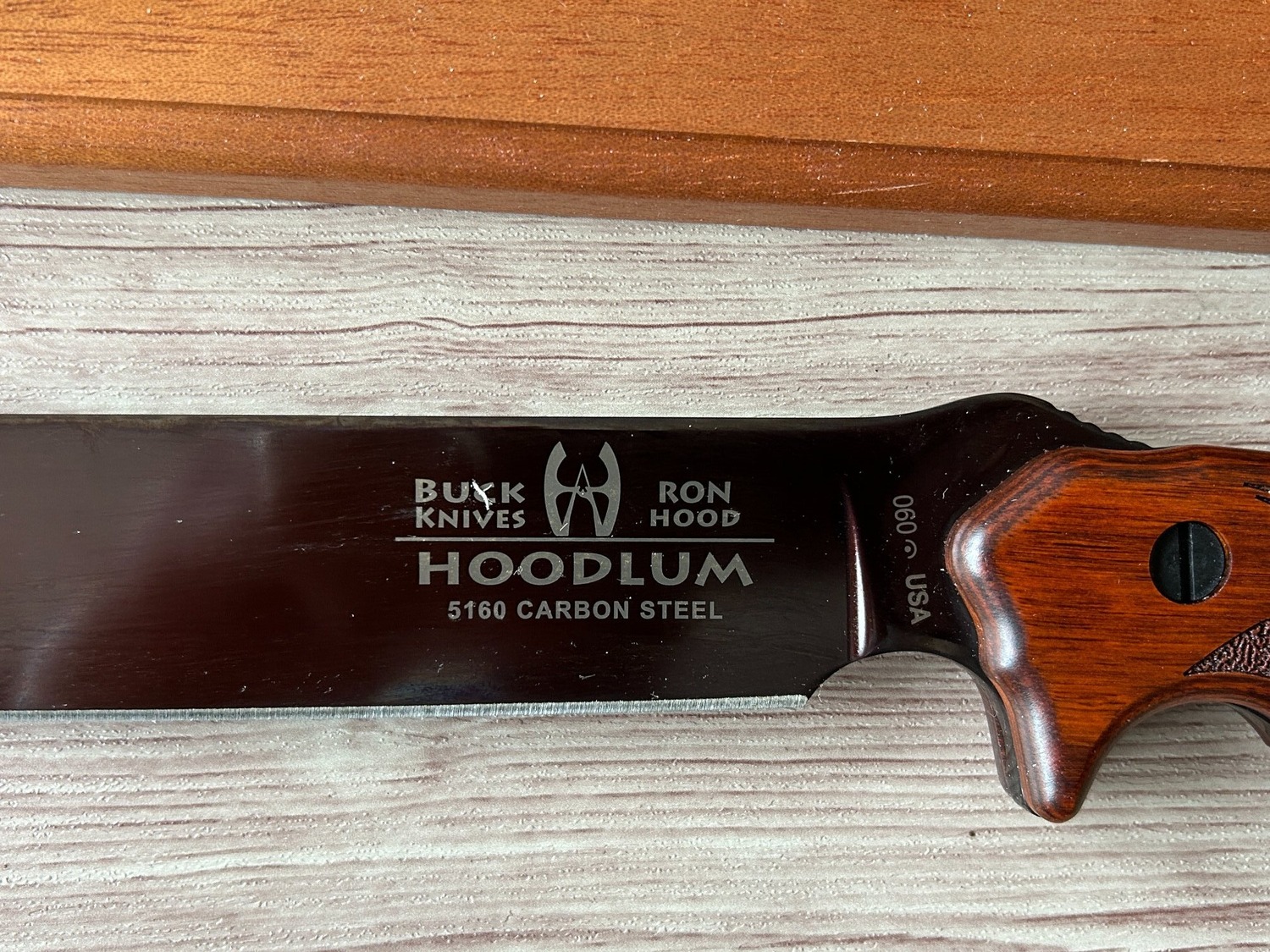Buck Heritage Collection Limited Edition Hoodlum w/ Mahogany Stand /500 Hunting Knive - {CATEGORY}