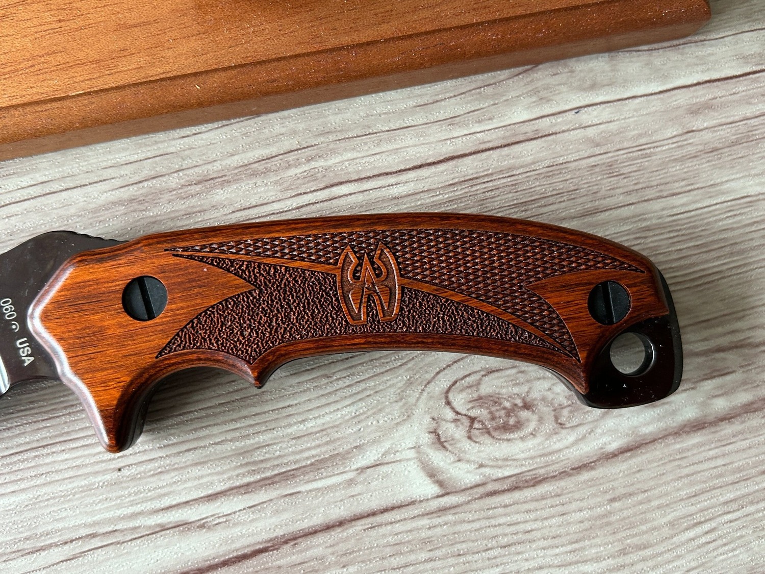 Buck Heritage Collection Limited Edition Hoodlum w/ Mahogany Stand /500 Hunting Knive - {CATEGORY} in 