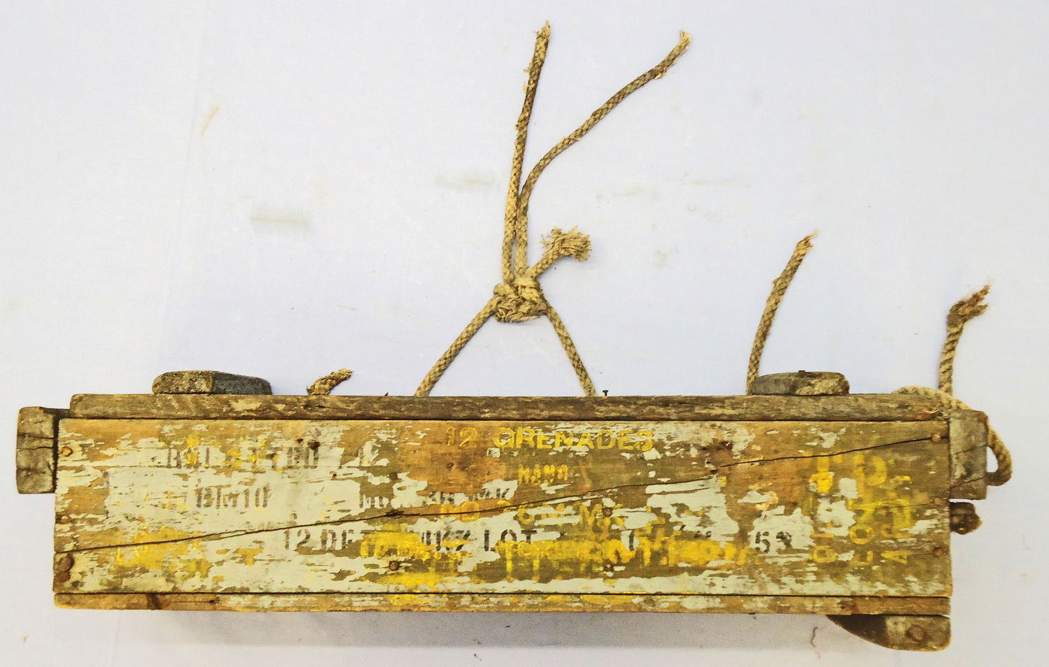 {CATEGORY} - British, WW2 Era, Mills No 36 Hand Grenade Wooden Box G.36 Mark I For 12 36 M grenades and accessories. Sn - 21195 British, WW2 Era, Mills No 36 Hand Grenade Wooden Box G.36 Mark I For 12 36 M grenades and accessories. Sn - 21195  Other Ammunition in 