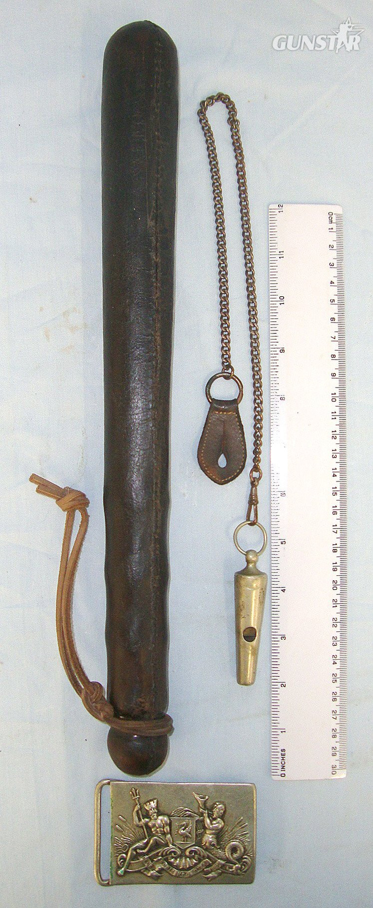 Antique & Militaria in 