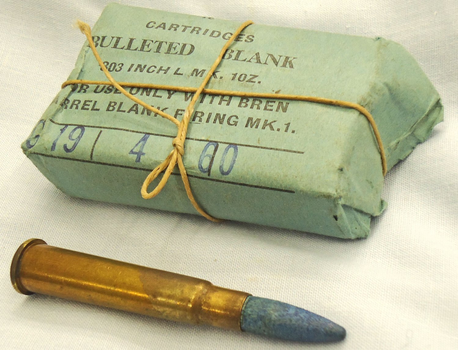 INERT DEACTIVATED. British, Bren Gun Wooden Bulleted Blank Cartridge 10 Round, .303 Mark L10Z Bulleted Blanks Service Pack. O 2314 INERT DEACTIVATED. British, Bren Gun Wooden Bulleted Blank Cartridge 10 Round, .303 Mark L10Z Bulleted Blanks Service Pack. O 2314 Various Other Ammunition - {CATEGORY} in 