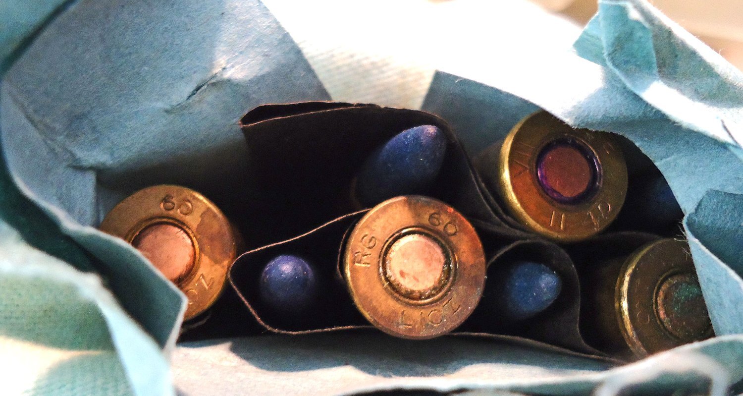 INERT DEACTIVATED. British, Bren Gun Wooden Bulleted Blank Cartridge 10 Round, .303 Mark L10Z Bulleted Blanks Service Pack. O 2314 INERT DEACTIVATED. British, Bren Gun Wooden Bulleted Blank Cartridge 10 Round, .303 Mark L10Z Bulleted Blanks Service Pack. O 2314 Various Other Ammunition - {CATEGORY}
