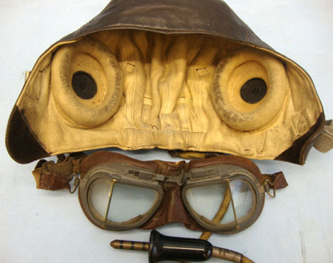 Royal Air Force 'C' Type Leather Flying Helmet Size 7 - 7 1/4" & A Pair Of Flyin Royal Air Force 'C' Type Leather Flying Helmet Size 7 - 7 1/4" & A Pair Of Flyin Clothing