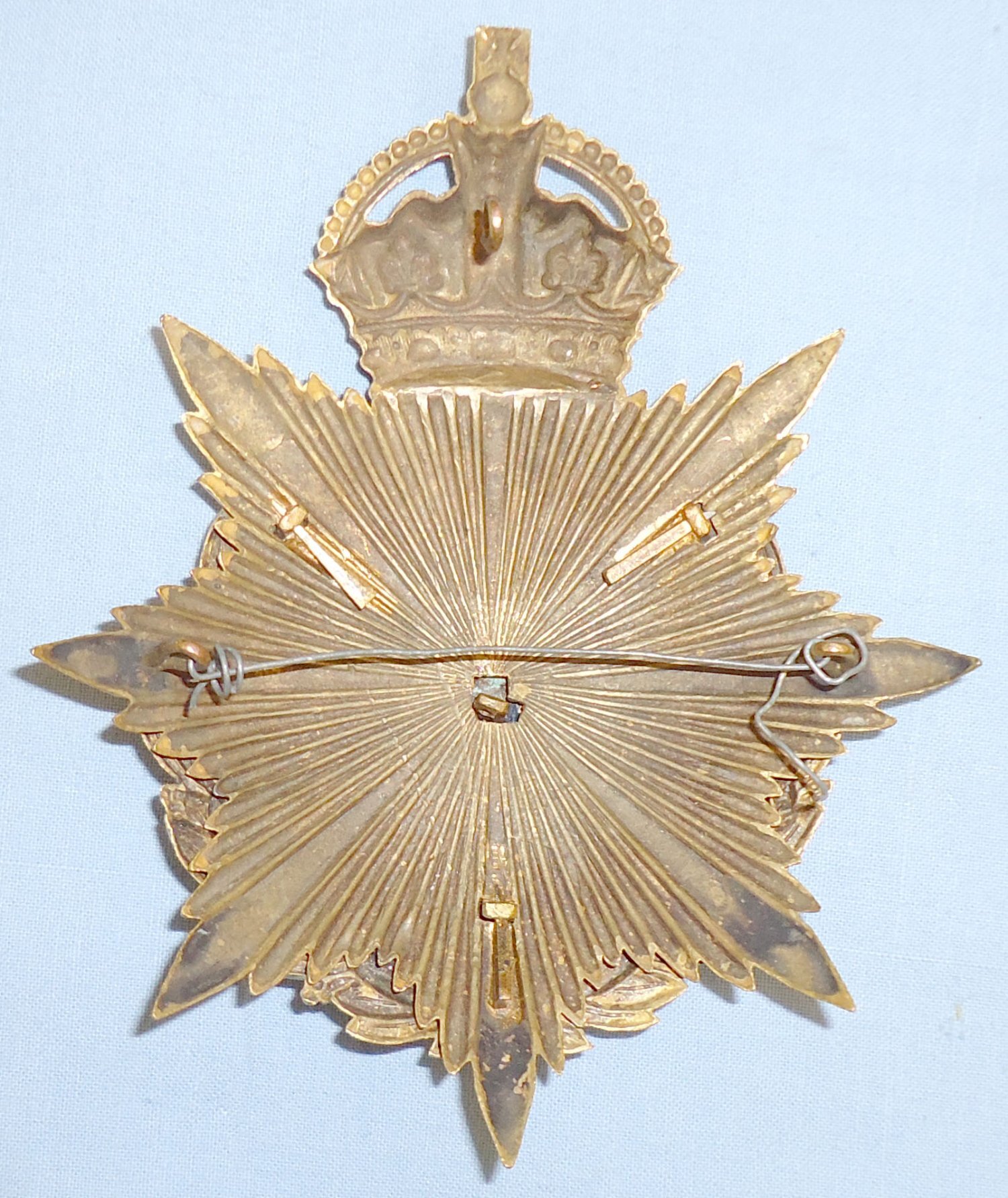 Post ‘1901’ Kings Crown Officers Silver Gilt Bedfordshire Regiment Helmet Plate. 19289:4. Post ‘1901’ Kings Crown Officers Silver Gilt Bedfordshire Regiment Helmet Plate. 19289:4.  Antique & Militaria