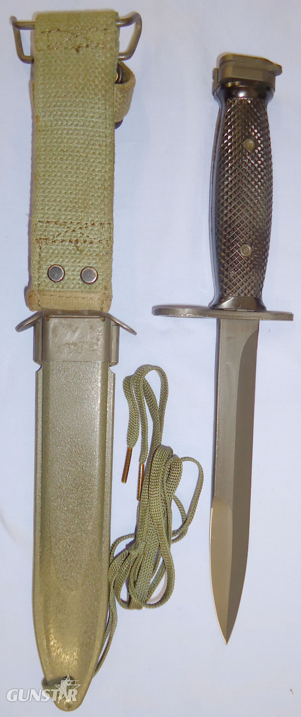  Scarce* U.S M7 Bayonet & M8A1 Sheath by Manufacturer Colt for the M16 Rifle. 22233. Bayonet