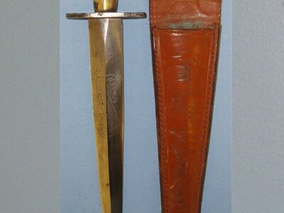 RARE**AS FOUND**WW2 1943 American Or Canadian Soldier’s Private Purchase 2nd Pattern Fairbairn Sykes FS Fighting Knife By Wilkinson Sword With Etched Panels & Banner To ‘Danny Dullea London 43’ & Quality Period Private Purchase Scabbard. Sn 21449 Dagger