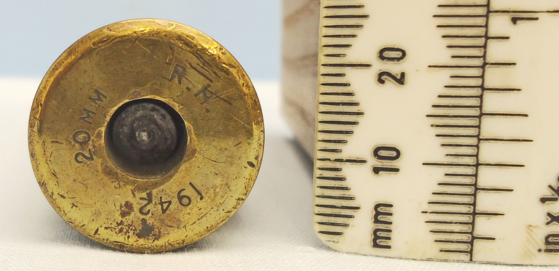 INERT DEACTIVATED. 1942 Dated, Hispano-Suiza (20x110) HS 404 Aircraft Cannon DRILL High Explosive Incendiary (HEI) Round. - O 1810 INERT DEACTIVATED. 1942 Dated, Hispano-Suiza (20x110) HS 404 Aircraft Cannon DRILL High Explosive Incendiary (HEI) Round. - O 1810  Other Ammunition