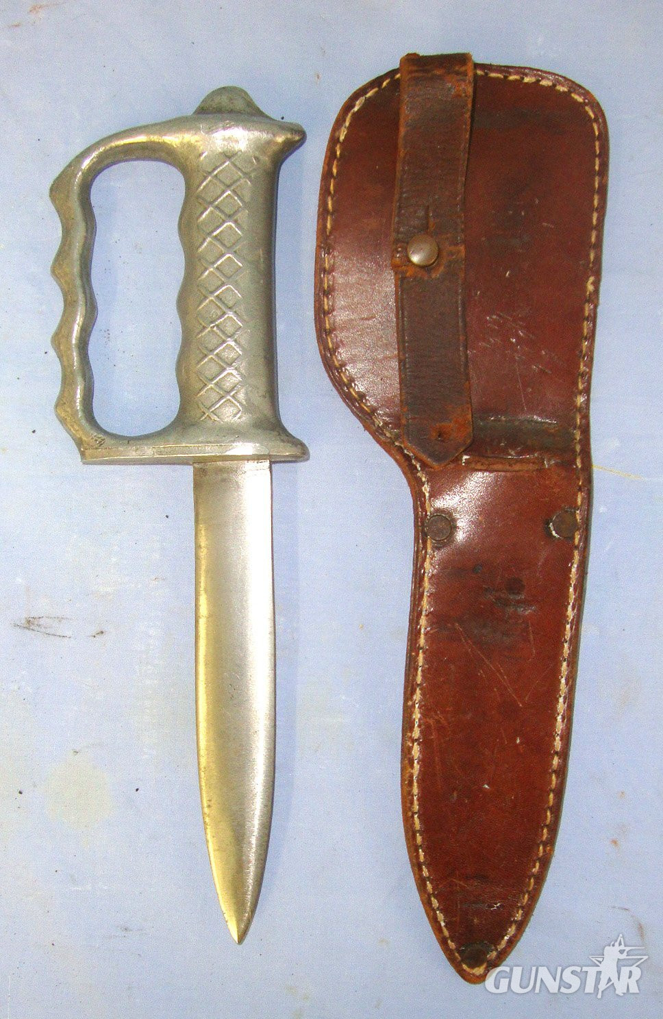 RARE**ORIGINAL**WW1 / WW2 Alloy Hilt New Zealand Army Knuckle Fighting Knife With Original Correct Original Scabbard. Sn 22672 Dagger in 