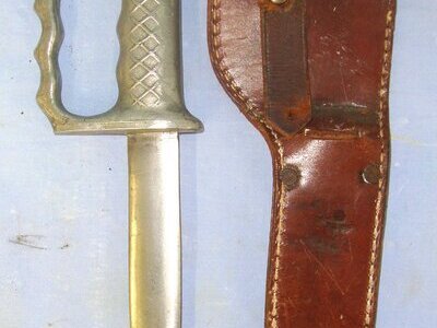 RARE**ORIGINAL**WW1 / WW2 Alloy Hilt New Zealand Army Knuckle Fighting Knife With Original Correct Original Scabbard. Sn 22672 Dagger