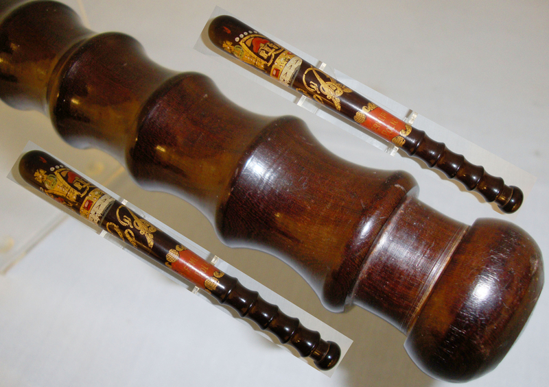 Kings Crown Police Presentation, Hand Decorated Truncheon to Dunfermline City Police. Sn 10728. Kings Crown Police Presentation, Hand Decorated Truncheon to Dunfermline City Police. Sn 10728. Other Accessory