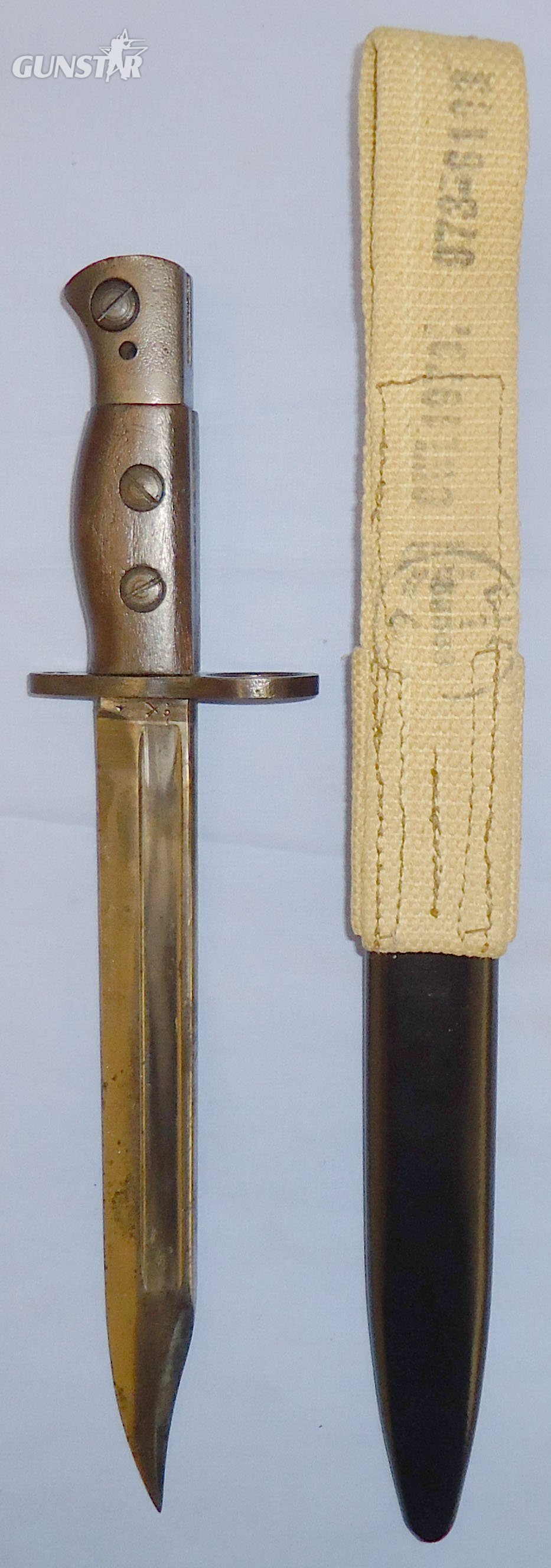  WWII British No5 (Jungle Carbine) Bayonet Scabbard and Webbing Frog. 21718. Bayonet
