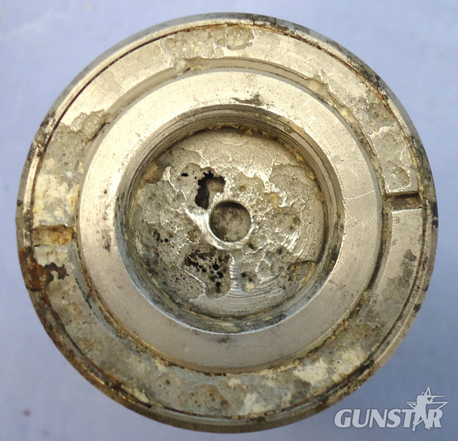 INERT DEACTIVATED, WW2, German No 35 Instant Electrical Bomb Fuze And Bakelite Transit Container. - O 2140 INERT DEACTIVATED, WW2, German No 35 Instant Electrical Bomb Fuze And Bakelite Transit Container. - O 2140  Other Ammunition - {CATEGORY}