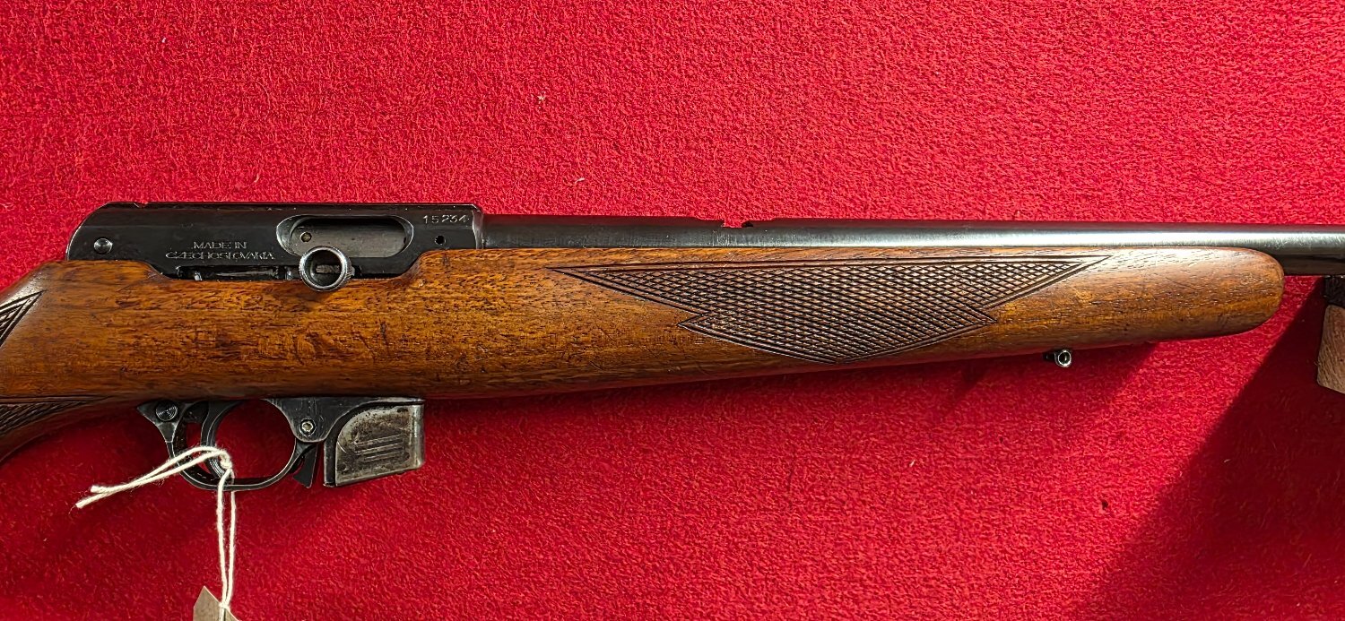 BRNO 581 S/Auto Semi-Auto .22 RF Rifle