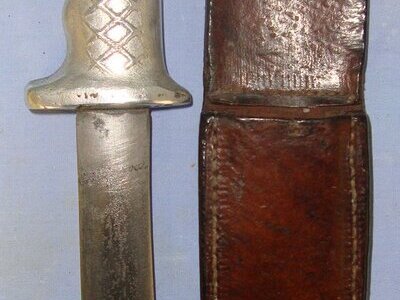 RARE**ORIGINAL** WW1 / WW2 Alloy Hilt New Zealand Army Fighting Knife With Original Scabbard. Sn 22673 Knive