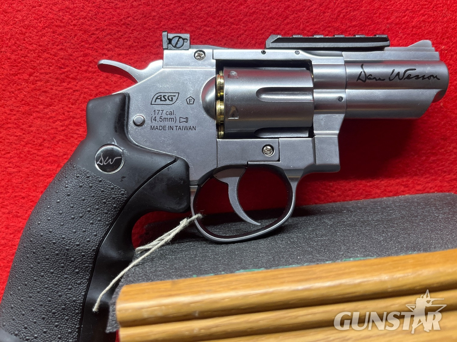 Dan Wesson 2.5” Revolver .177 in 