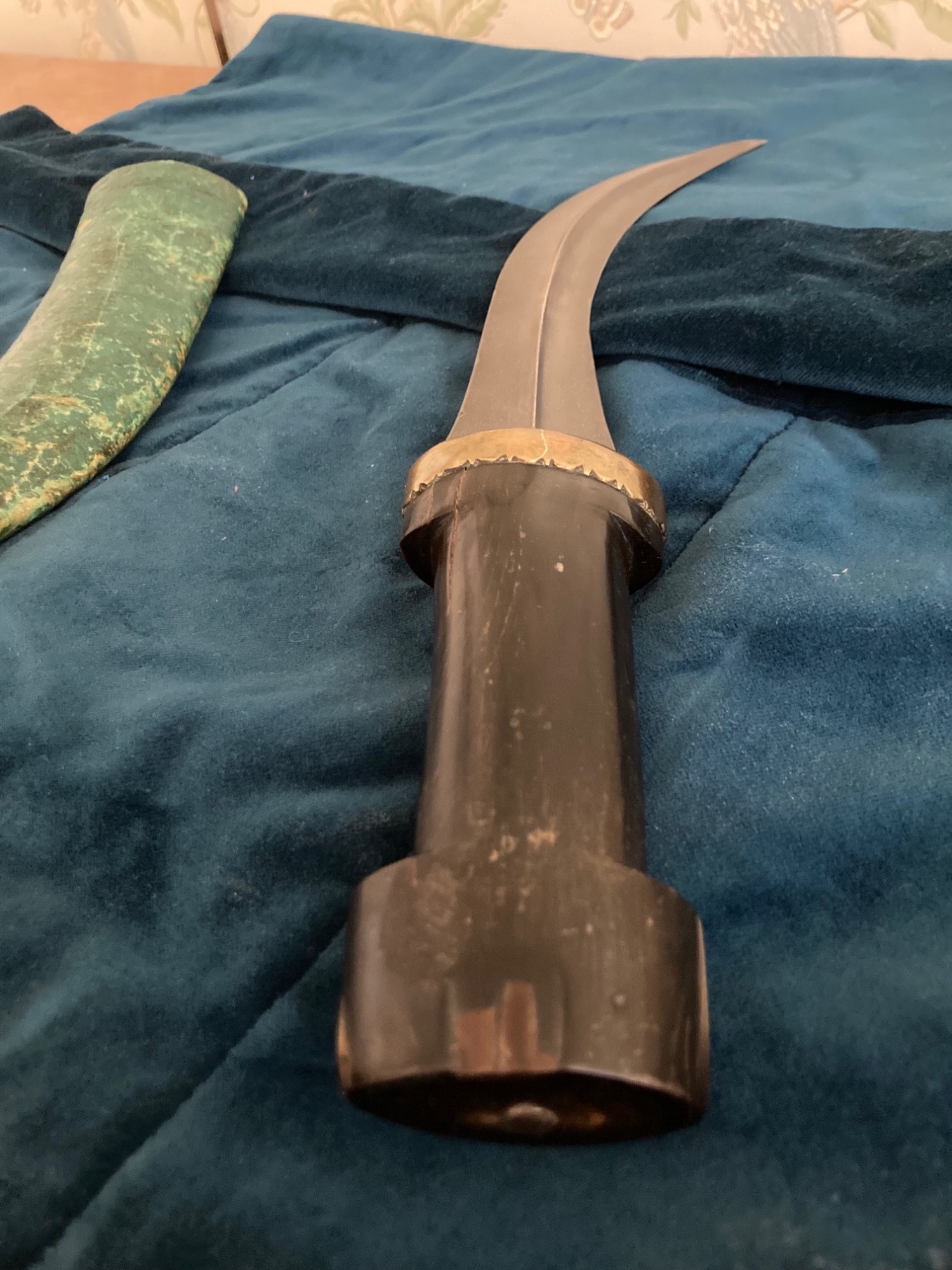 {CATEGORY} - Persian  Dagger