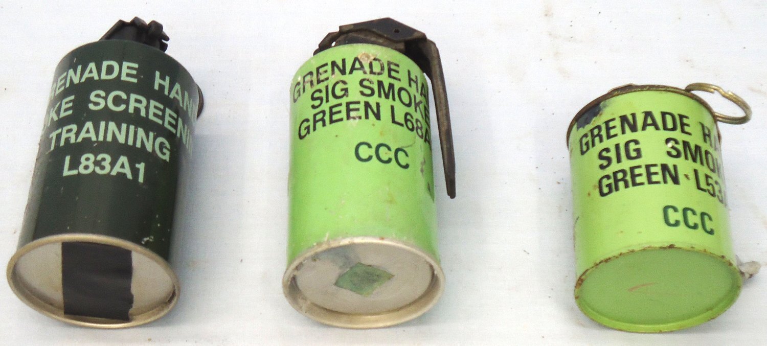INERT DEACTIVATED. Set of 3 British Green Smoke Grenades. - O 2269 INERT DEACTIVATED. Set of 3 British Green Smoke Grenades. - O 2269  Other Ammunition - {CATEGORY} in 