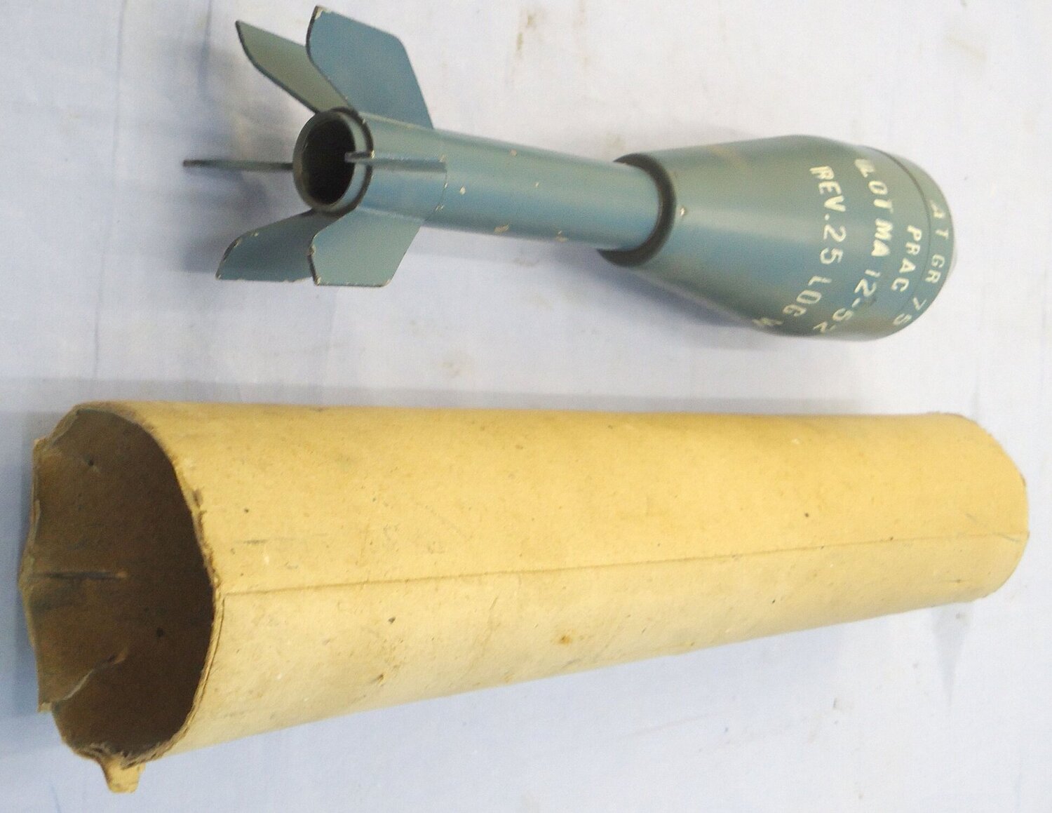  INERT. British, Unfired, 1952 Dated, No.94 Mark 1, Energa Practice Rifle Grenade & Original Cardboard Transit Tube. - O 2102 INERT. British, Unfired, 1952 Dated, No.94 Mark 1, Energa Practice Rifle Grenade & Original Cardboard Transit Tube. - O 2102  Other Ammunition