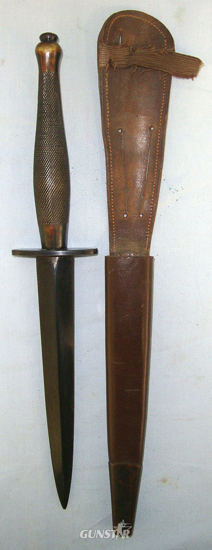 WW2 British WD B2 2nd Pattern Fairbairn Sykes FS Commando Fighting Knife & Scabbard. Sn 23622 Knive
