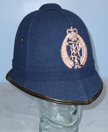 Post 1952 New Zealand Police Male Constable\'s/ Sergeant\'s 6 Panel Helmet with Queen’s Crown Helmet Plate and Chin Strap. Sn 13907:68 Post 1952 New Zealand Police Male Constable\'s/ Sergeant\'s 6 Panel Helmet with Queen’s Crown Helmet Plate and Chin Strap. Sn 13907:68 Clothing