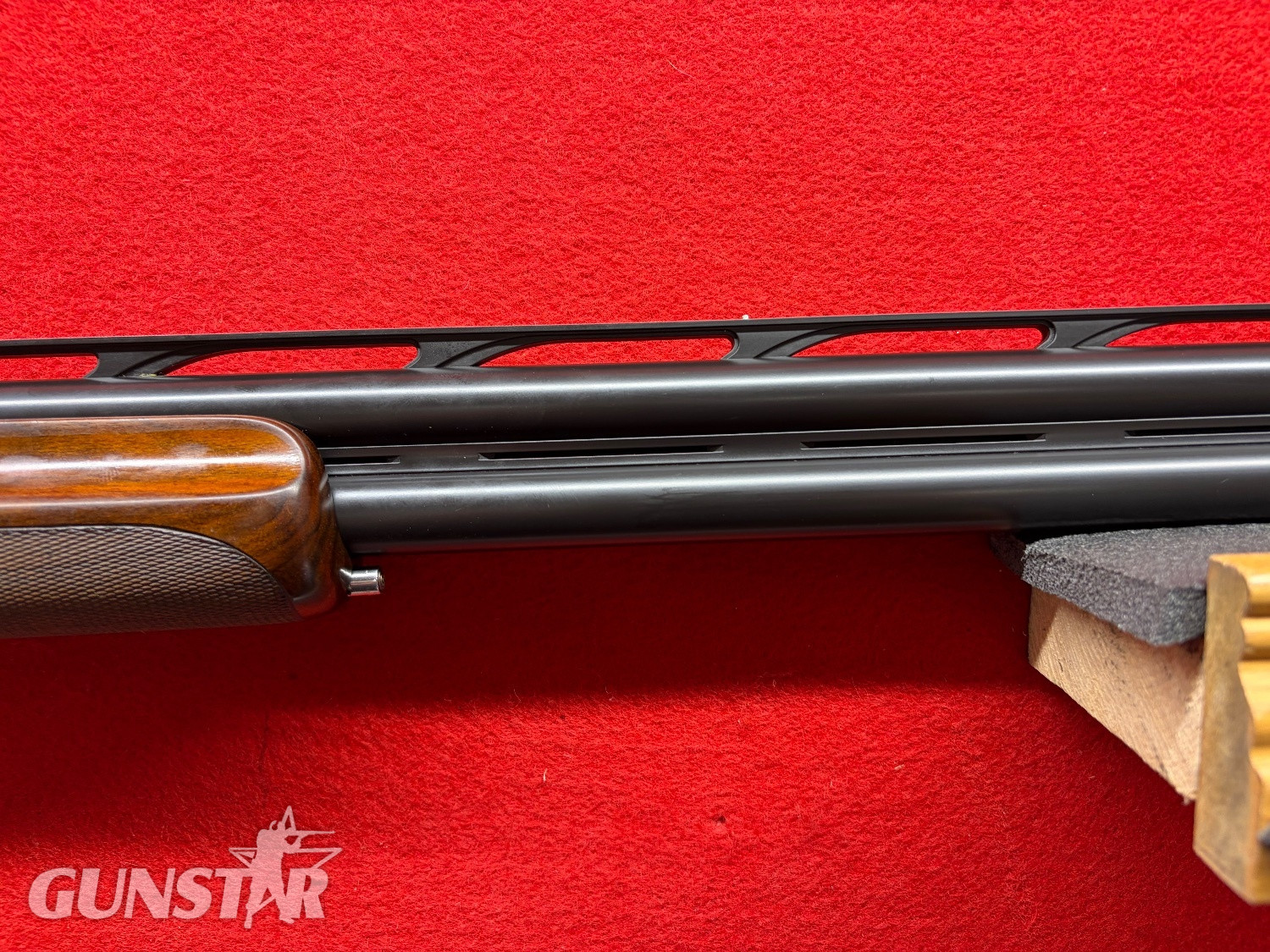 Caesar Guerini Invictus 1 Over and Under 12 Bore/gauge - {CATEGORY}