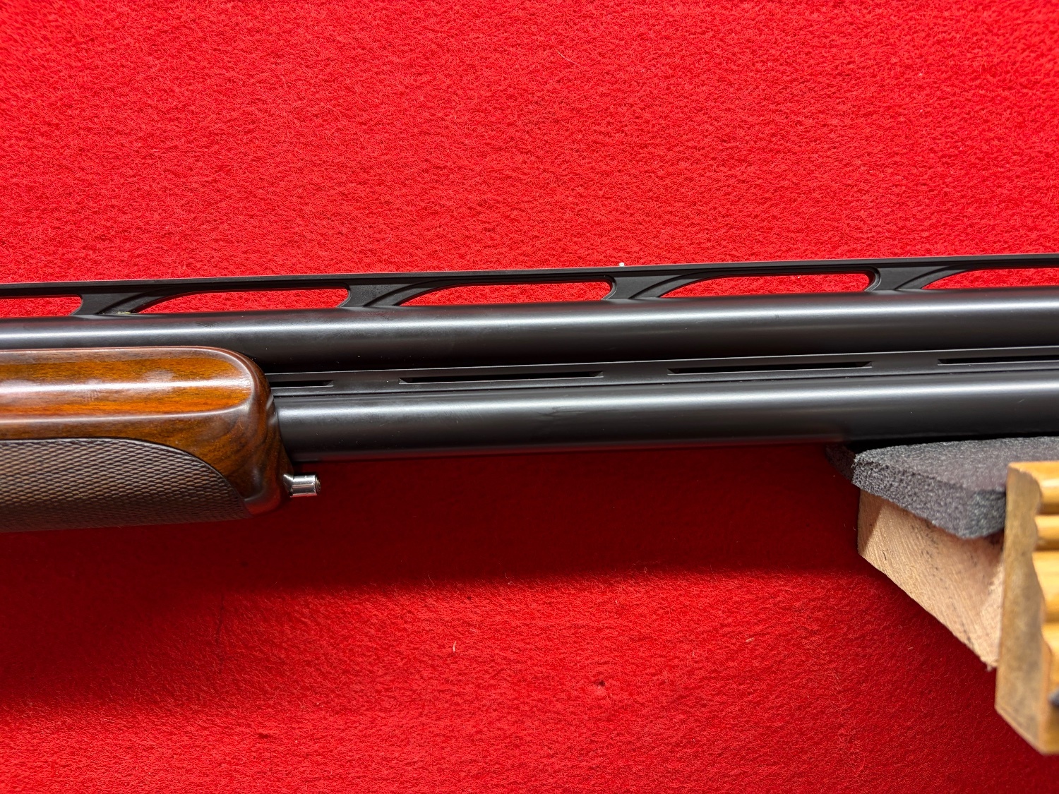 Caesar Guerini Invictus 1 Over and Under 12 Bore/gauge - {CATEGORY}