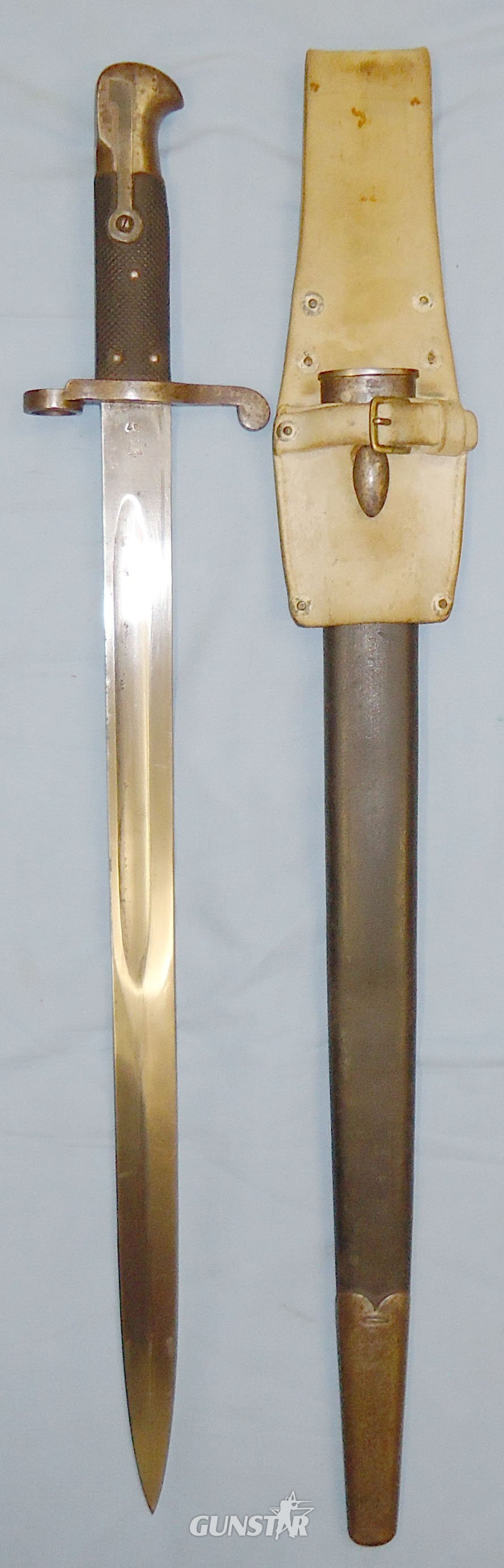 British MkI Enfield Pattern 1887 Martini Sword Bayonet with Buff Frog and Scabbard. 22100. Bayonet in 