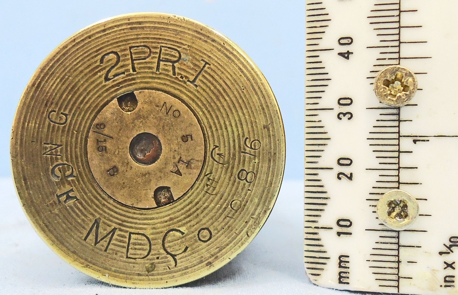 INERT DEACTIVATED. WW1 1916 Dated Unfired British Vickers Naval 2Pr (40 x 158R) Pom Pom High Explosive (HE) Time Fused Round. - O 2164 INERT DEACTIVATED. WW1 1916 Dated Unfired British Vickers Naval 2Pr (40 x 158R) Pom Pom High Explosive (HE) Time Fused Round. - O 2164  Other Ammunition