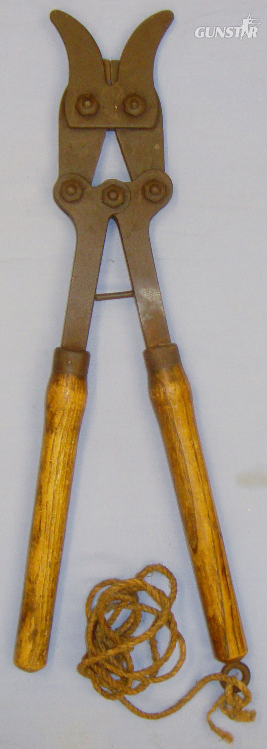 Original British Dated WWI Long Reach Wire Cutters with Broad Arrows. MISC 920. Original British Dated WWI Long Reach Wire Cutters with Broad Arrows. MISC 920. Antique & Militaria in 