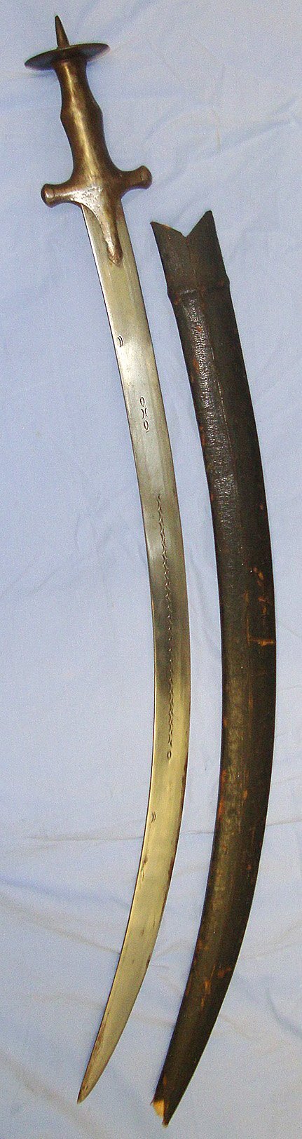  Victorian Era Native Indian Talwar (Aka Talwaar Or Tulwar) Fighting Sword / Sabre & Scabbard. Sn 23675 Sword