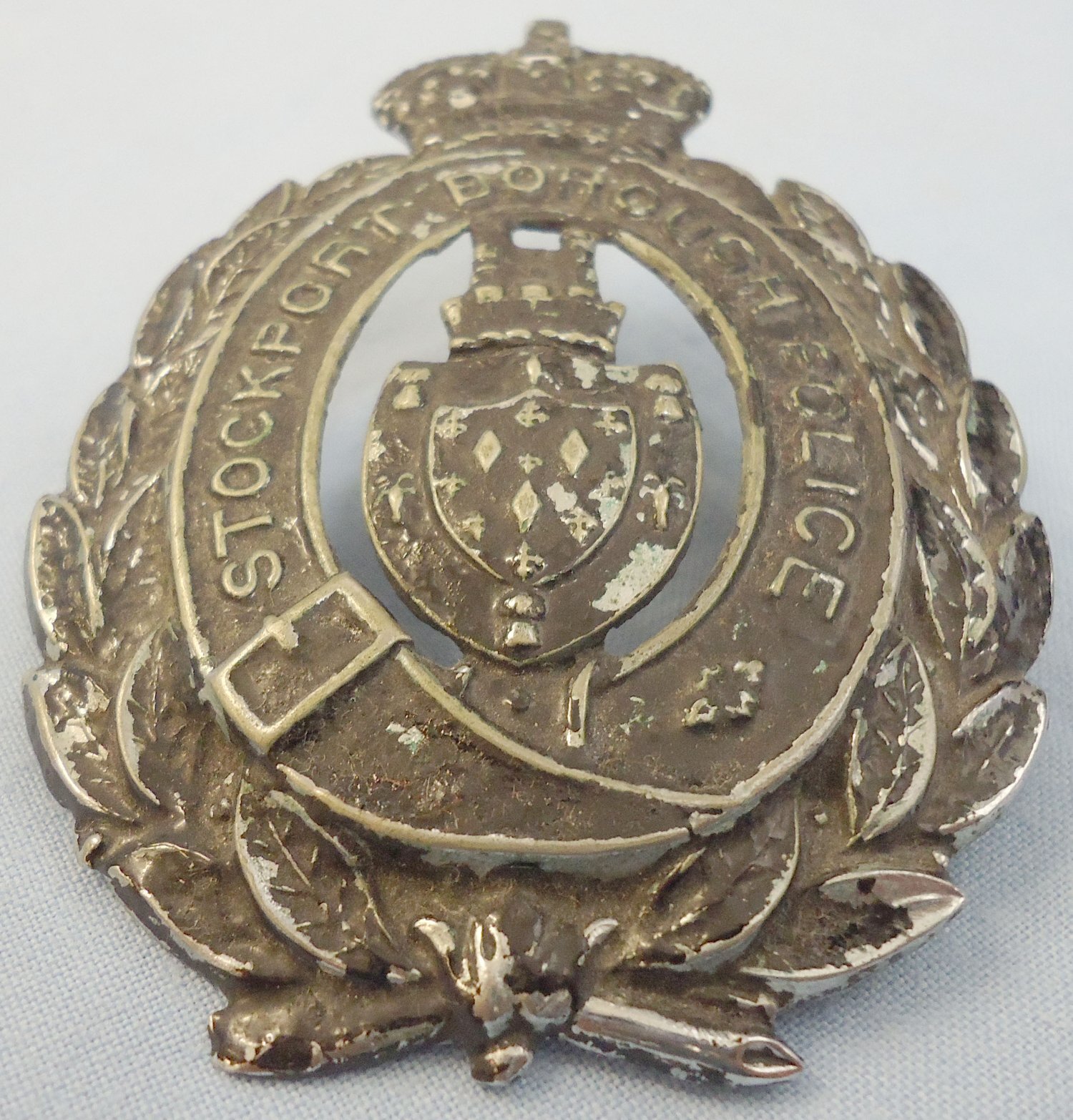 Stockport Borough Police Helmet Plate. BA 893. Stockport Borough Police Helmet Plate. BA 893.  Antique & Militaria