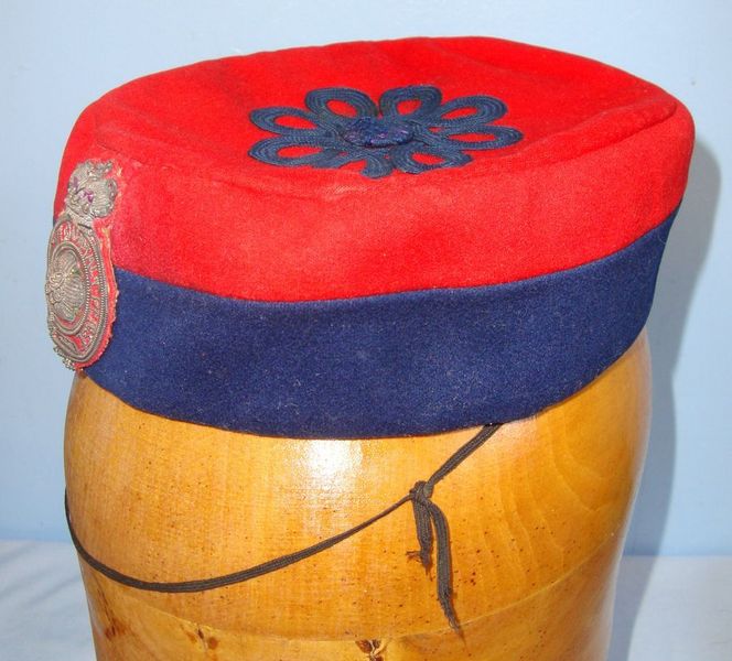 ‘A.J. White London 74 Jermyn Street St James London SW’ together with Royal appo Royal Fusiliers Officer’s Uniform Pill Box Hat With Regimental Badge By White Lo Clothing