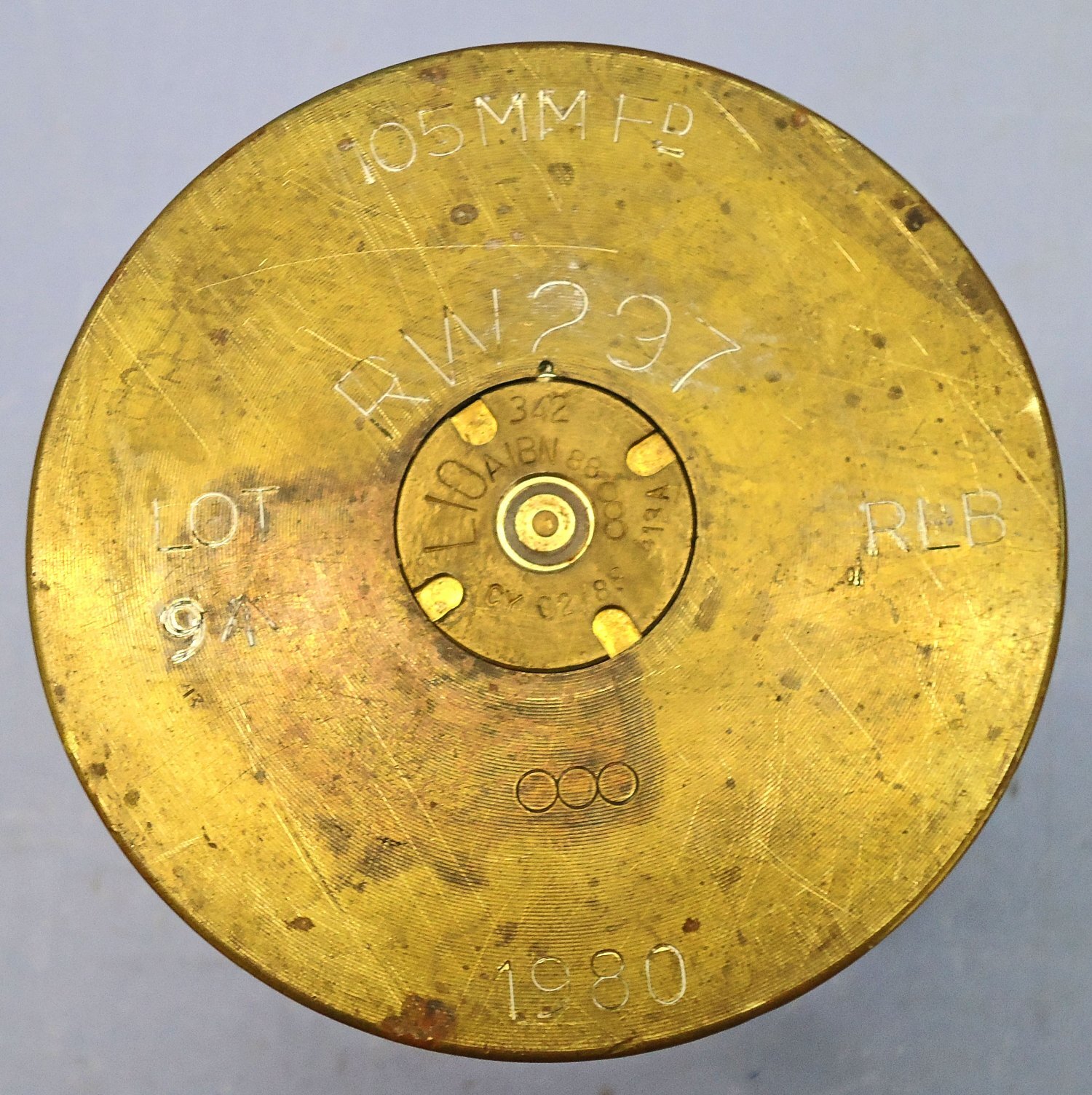 INERT DEACTIVATED. Unfired, British L118, 105MM Howitzer (105x371R) C.S.R. PROOF, High Explosive (H.E) Substitute Round. - O 2130 INERT DEACTIVATED. Unfired, British L118, 105MM Howitzer (105x371R) C.S.R. PROOF, High Explosive (H.E) Substitute Round. - O 2130  Other Ammunition - {CATEGORY}