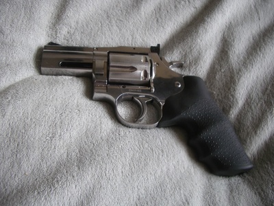 Dan Wesson 2.5  inch revolver  (satin steel finish) 4.5mm