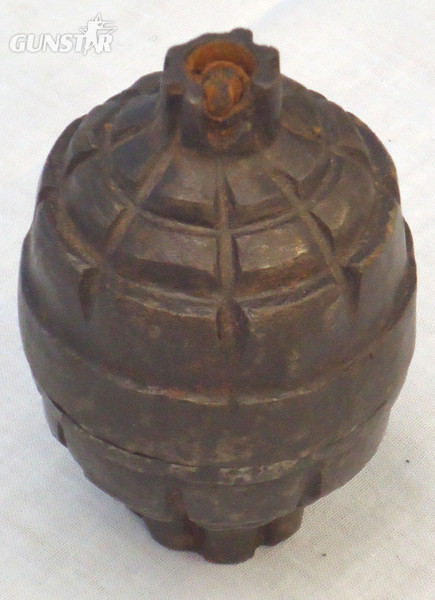 DEACTIVATED INERT. WW1, French Made Italian Model Besozzi Cast Iron Hand Grenade. Sn - 15539 DEACTIVATED INERT. WW1, French Made Italian Model Besozzi Cast Iron Hand Grenade. Sn - 15539  Other Ammunition in 