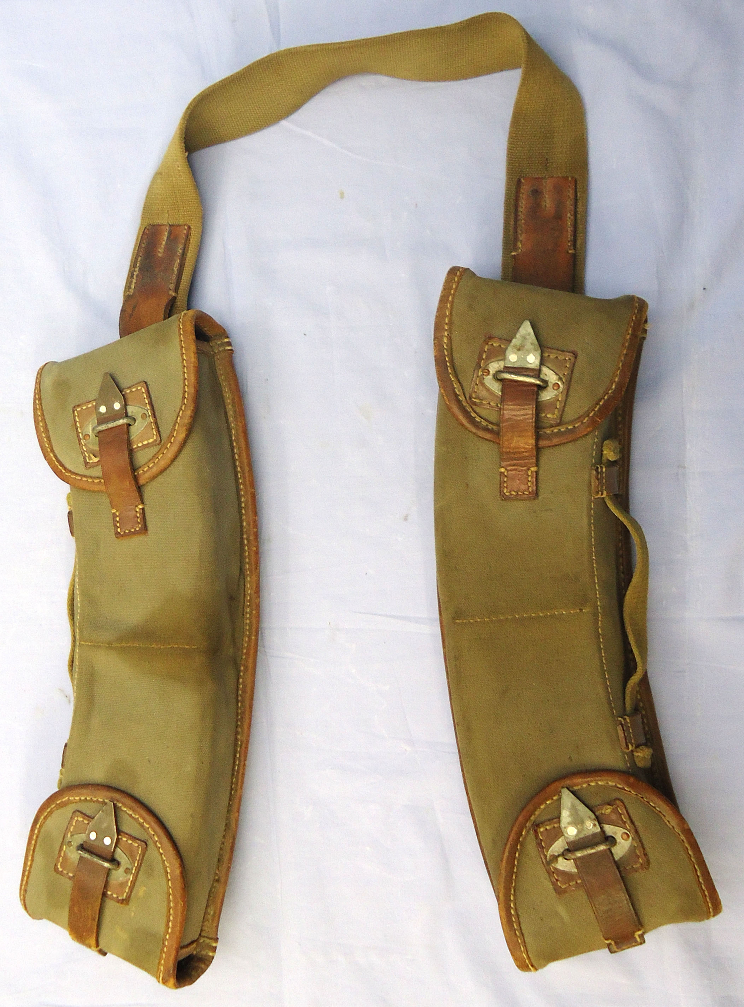 German, WW2, 1938 Dated, Twin Bandoleer of 8 x MG13 25 Round Magazines. - L 261 German, WW2, 1938 Dated, Twin Bandoleer of 8 x MG13 25 Round Magazines. - L 261 Other Accessory - {CATEGORY} in 