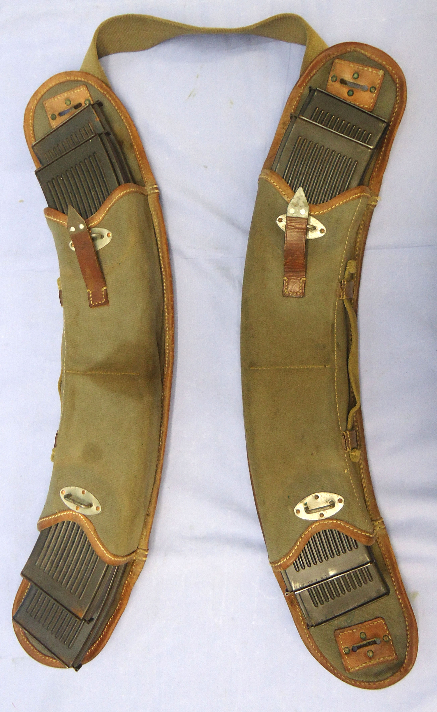 German, WW2, 1938 Dated, Twin Bandoleer of 8 x MG13 25 Round Magazines. - L 261 German, WW2, 1938 Dated, Twin Bandoleer of 8 x MG13 25 Round Magazines. - L 261 Other Accessory 