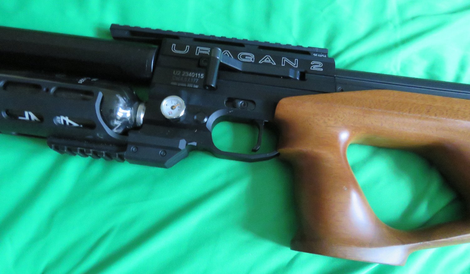  AGT Uragan 2 600 Walnut  .177