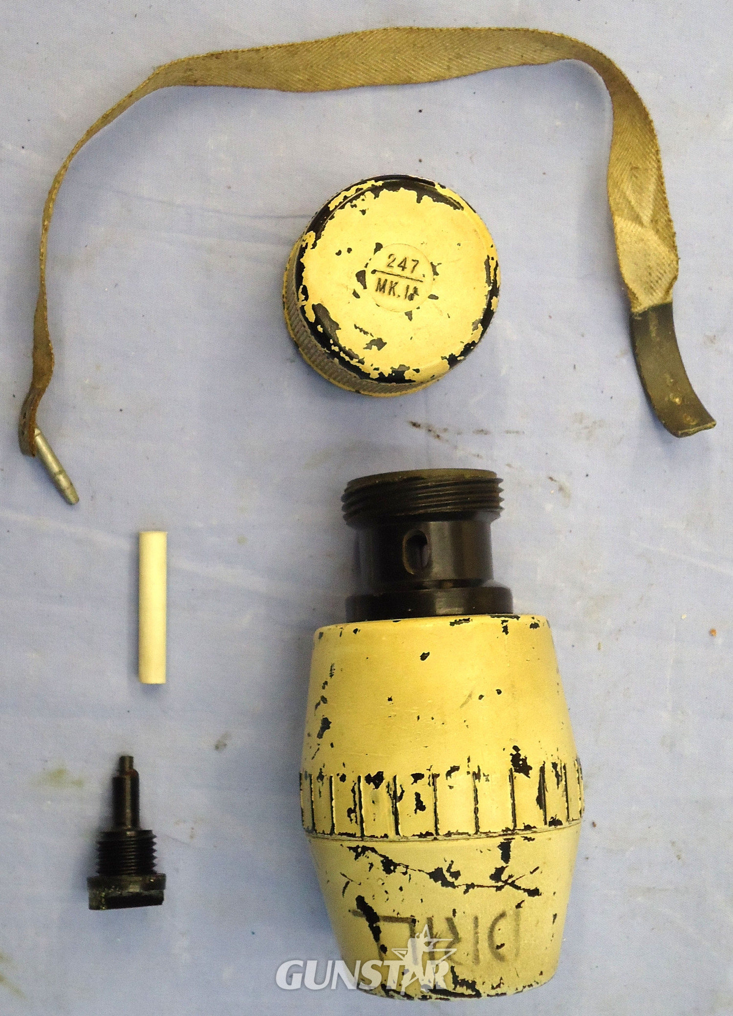 DEACTIVATED INERT. WW2 1940 Dated, British, DRILL, No.69 I Bakelite Hand Grenade By DLR (Thomas De La Rue London) With All-Ways Weighted Fuse Tape. - O 2070 DEACTIVATED INERT. WW2 1940 Dated, British, DRILL, No.69 I Bakelite Hand Grenade By DLR (Thomas De La Rue London) With All-Ways Weighted Fuse Tape. - O 2070  Other Ammunition 