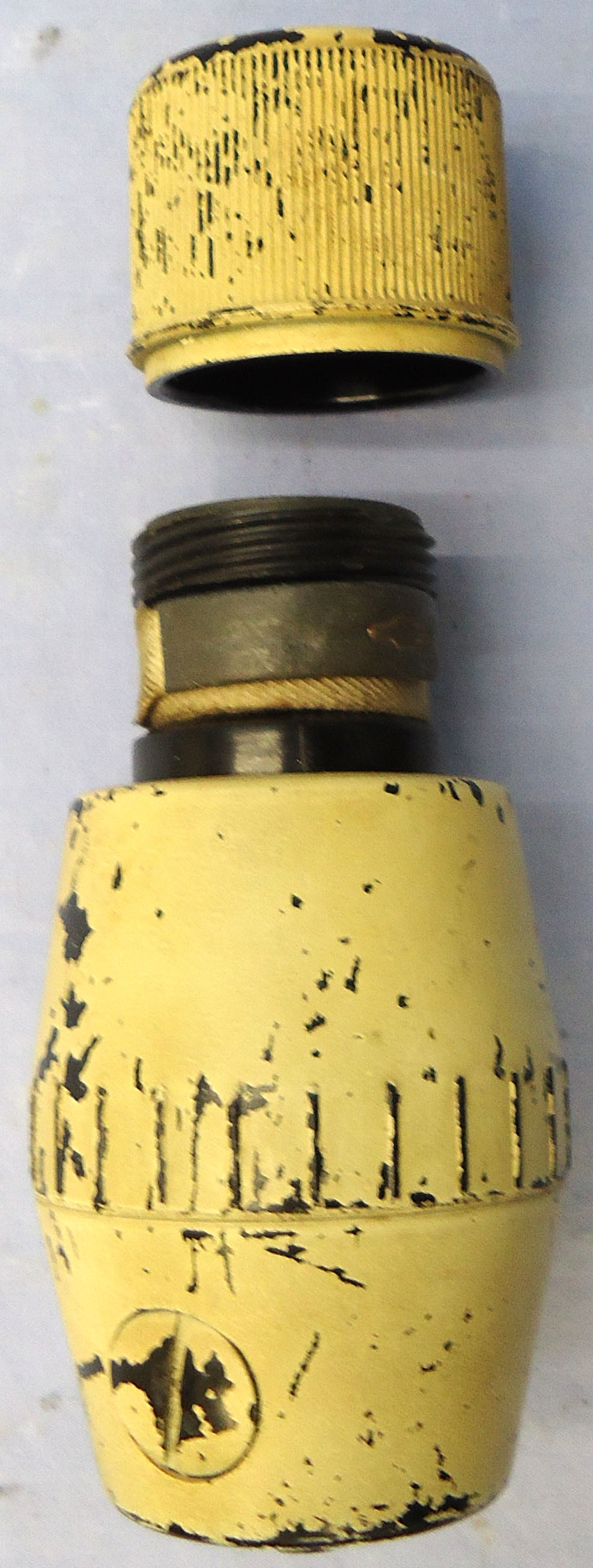 DEACTIVATED INERT. WW2 1940 Dated, British, DRILL, No.69 I Bakelite Hand Grenade By DLR (Thomas De La Rue London) With All-Ways Weighted Fuse Tape. - O 2070 DEACTIVATED INERT. WW2 1940 Dated, British, DRILL, No.69 I Bakelite Hand Grenade By DLR (Thomas De La Rue London) With All-Ways Weighted Fuse Tape. - O 2070  Other Ammunition - {CATEGORY}