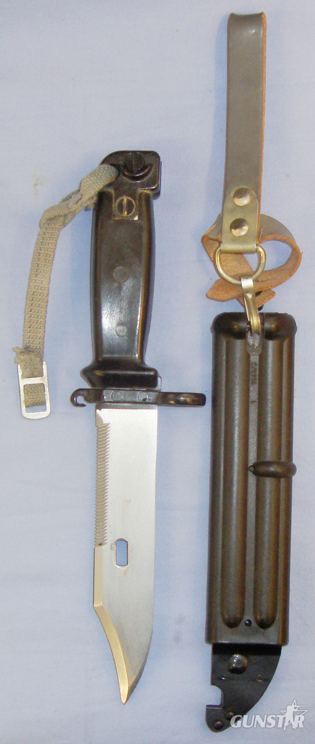  U.S.S.R Avtomat Type II Bayonet and Wire Cutter Bayonet for the AKM Rifle. 20821:11. Bayonet