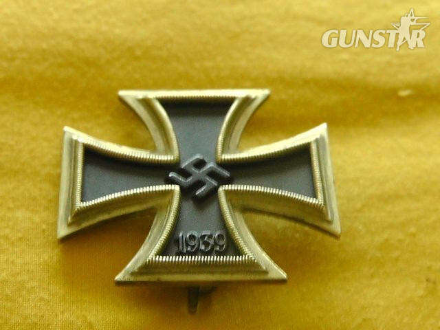  Rudolf Wachter & Lange. World War Two German Iron Cross First Class in near mint condition Antique & Militaria