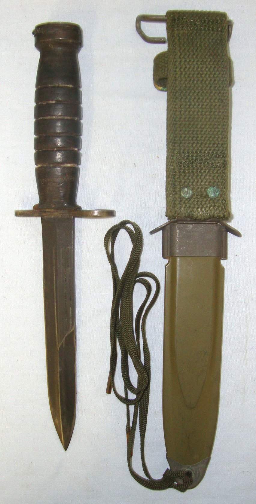  WW2 Era U.S Army M4 Knife Bayonet By Utica For M1 Carbines & M8A1 Scabbard By PWH (Pennsylvania Working Home For The Blind) & Thigh Cord. BAYO 206 Bayonet