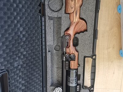 FX KING AIR RIFLE WITH GRS BROWN LAMINATE STOCK  FX KING .22