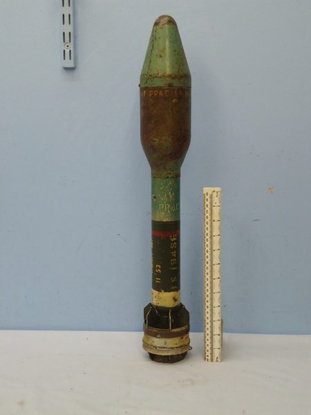 DEACTIVATED INERT. British, 1953 Dated, L5 3.5 Inch Practice HEAT (High Explosive Anti-Tank) (Bazooka) Round. - O 1774 DEACTIVATED INERT. British, 1953 Dated, L5 3.5 Inch Practice HEAT (High Explosive Anti-Tank) (Bazooka) Round. - O 1774  Other Ammunition - {CATEGORY} in 