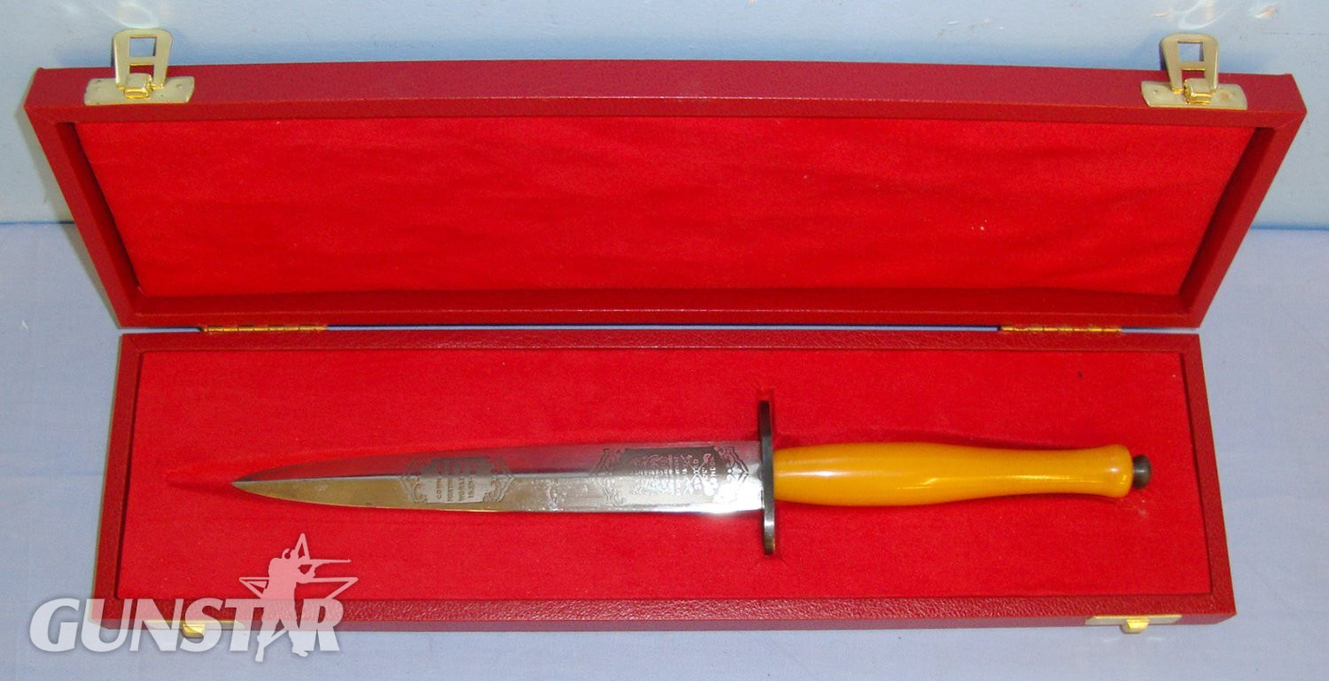  CASED**MINT**RARE**C1948 2 PANEL VERSION**Wilkinson Sword, ‘Hand Forged By Tom Beasley The Famous Sword Smith’ Fairbairn Sykes FS Fighting Knife With Correct 2 Etched & Blued Panels Hand Drawn Blade. Sn 19917:8 Knive