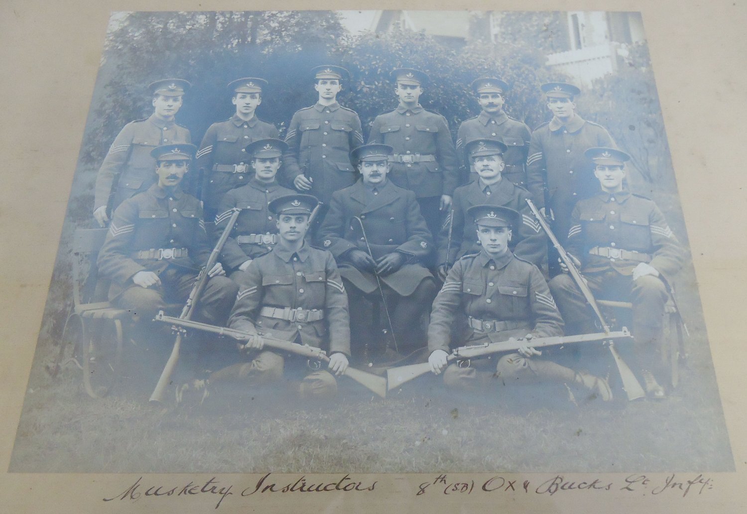 WWI era Hardwood Framed Picture of Musketry Instructors from the 8th (Service) Oxfordshire and Buckinghamshire Light Infantry. PI 135. WWI era Hardwood Framed Picture of Musketry Instructors from the 8th (Service) Oxfordshire and Buckinghamshire Light Infantry. PI 135.  Antique & Militaria