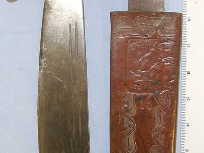 MATCHING**WW2 U.S.M.C. Collins & Co Legitimus No.18 V-44 Combat / Survival Bowie Knife With 2 Tone (Green & Tortoise Shell Hue) Polished Horn Scales & Collins & Co Legitimus No.18 Scabbard. Sn 23098 Knive