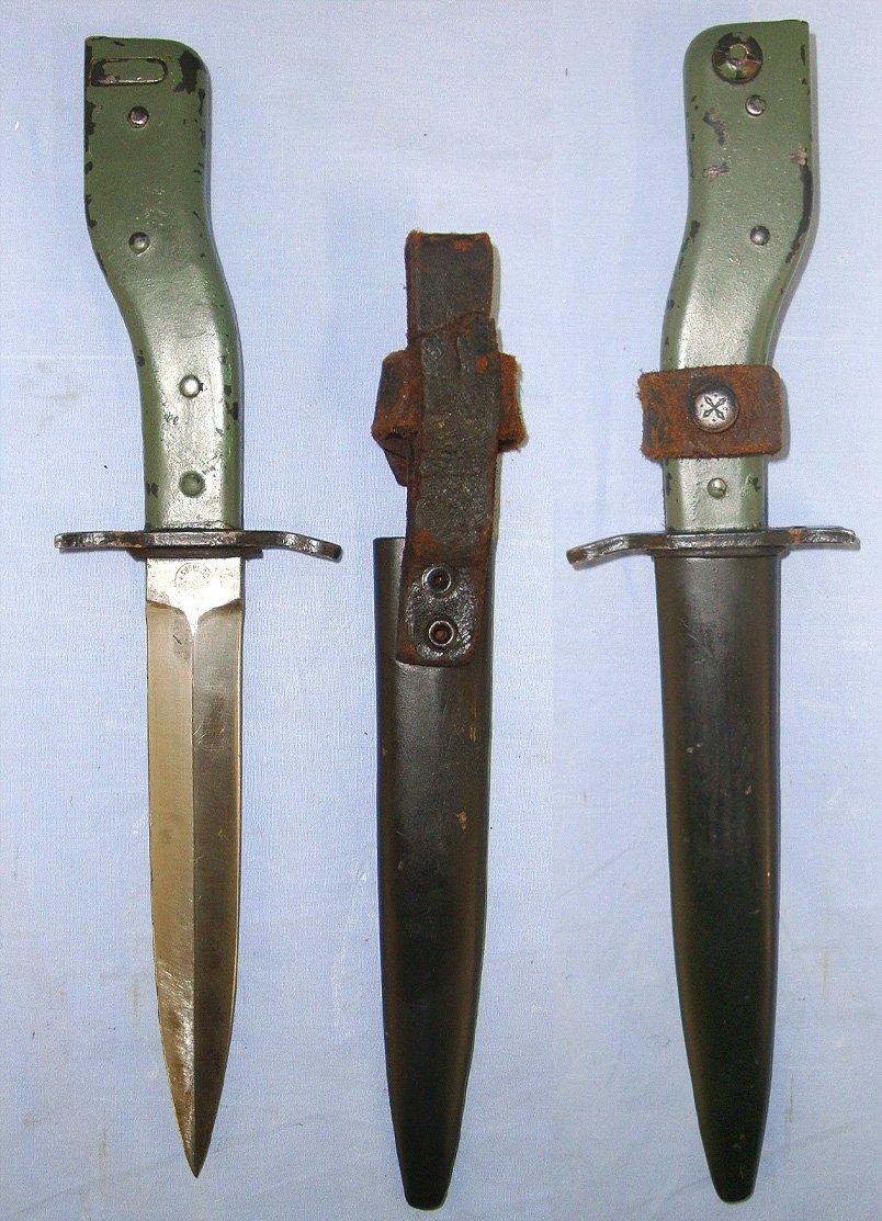  WW1 DEMAG, Deutsche Maschinefabrik A-G Duisburg Imperial German Army, Aufpflanzbarer Grabendolch Or Fixable Trench Knife Bayonet & Scabbard With Integral Belt Loop. Sn 23484:46 Bayonet